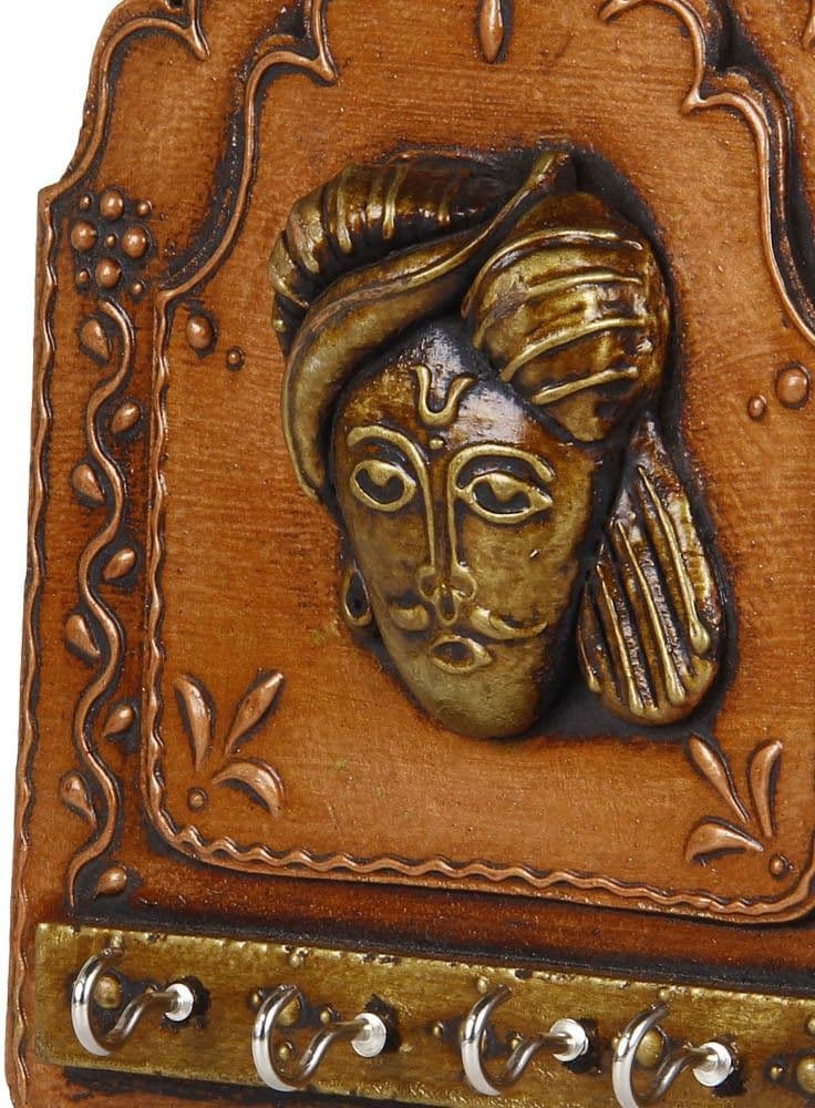 VarEesha Wooden Key Holder view 3