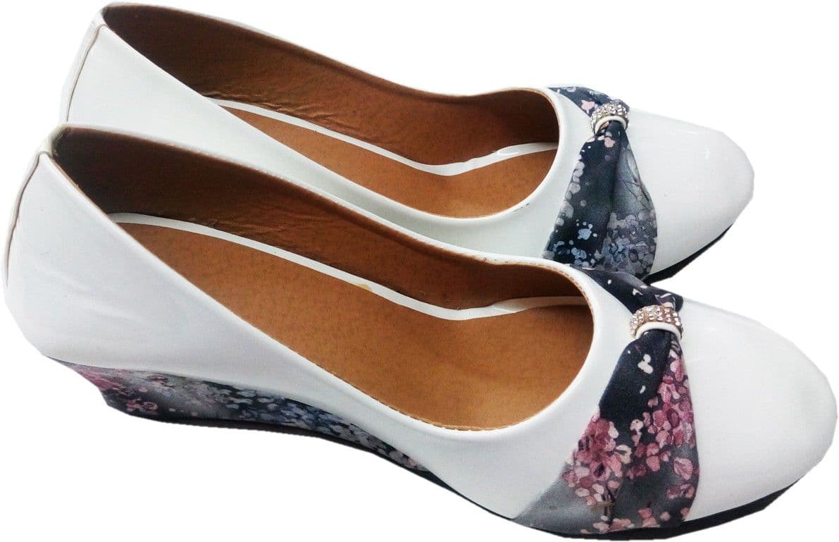Karnavati Women Wedges view 2