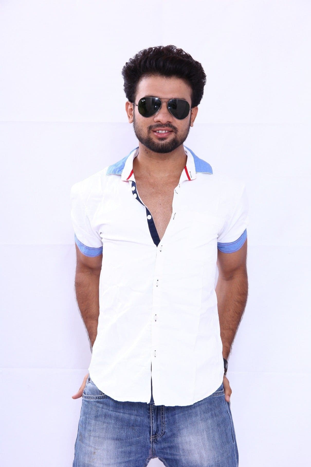 Bleu Men's Solid Casual Shirt view 2