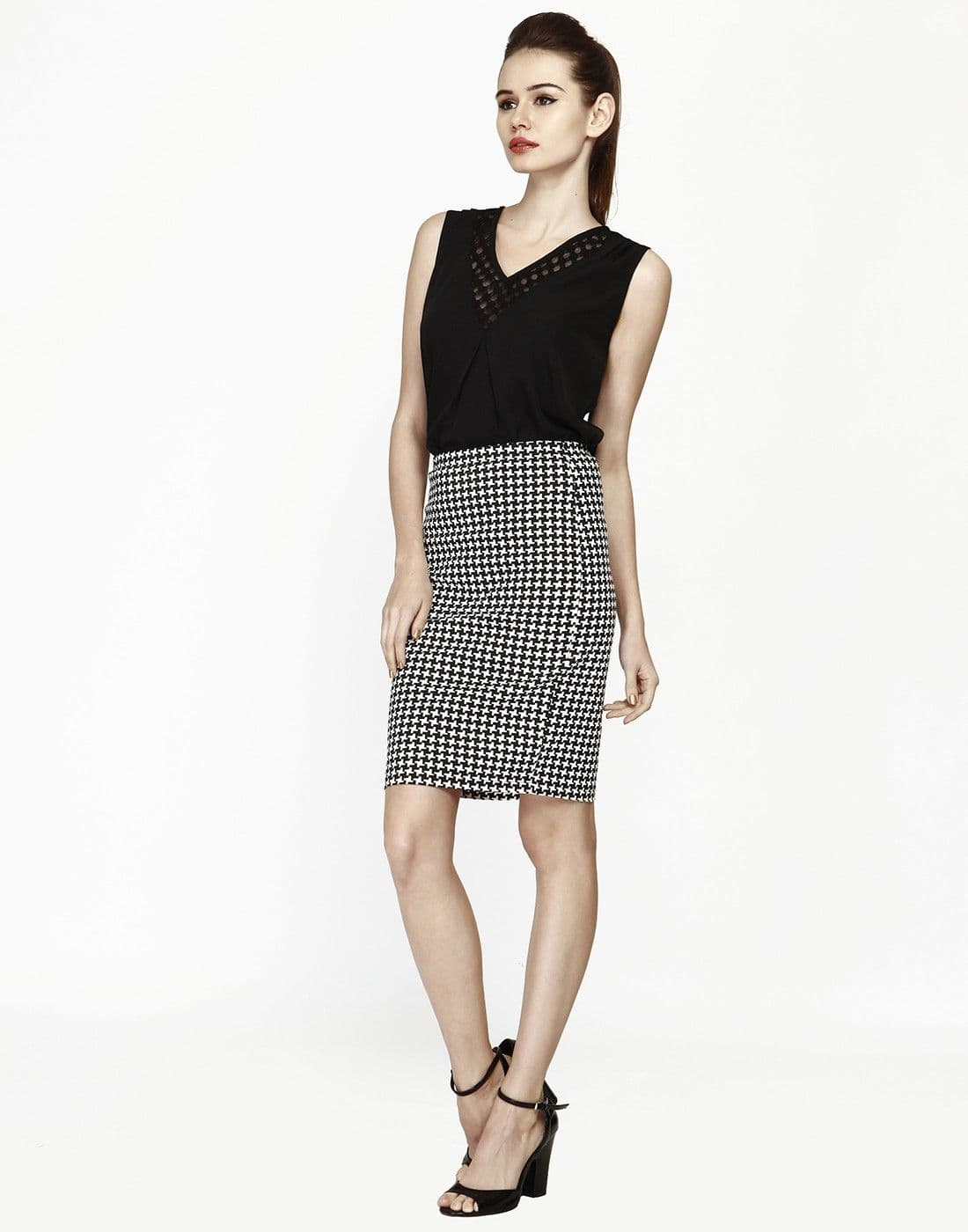 FabAlley Casual Sleeveless Solid Women's Top view 3