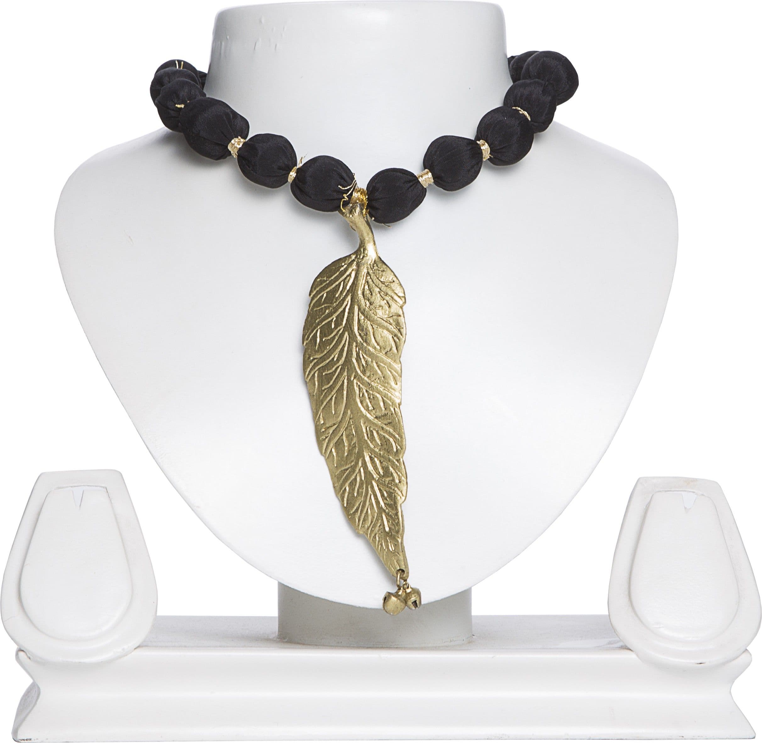 IDesign Fabric Necklace