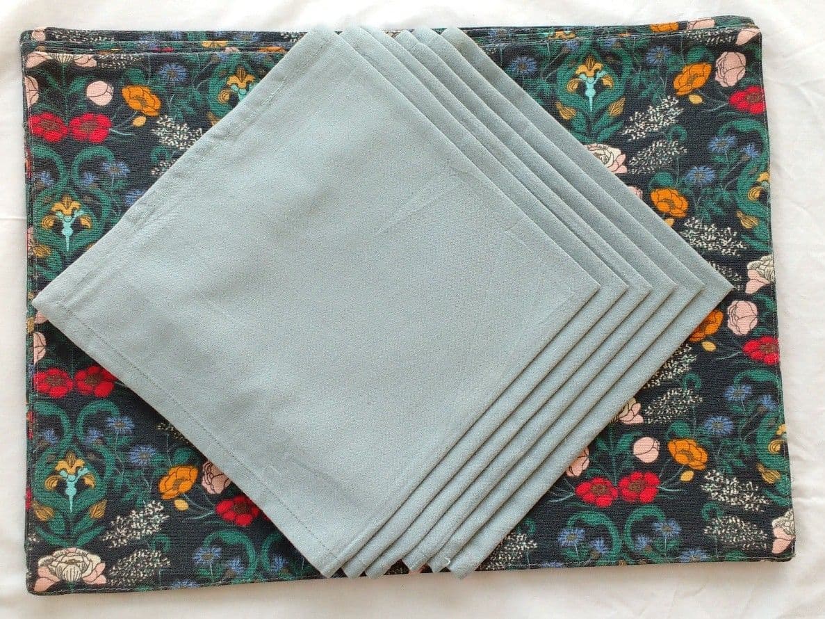 JewelKraft Designs Grey Table Linen Set