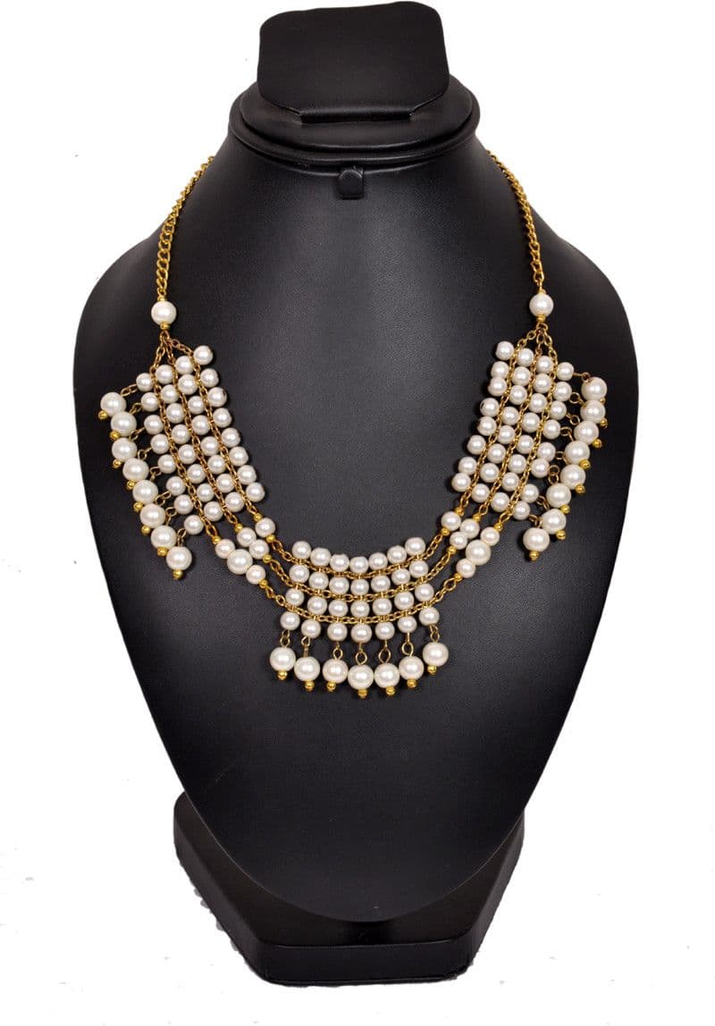 Giftwallas Crystal Necklace