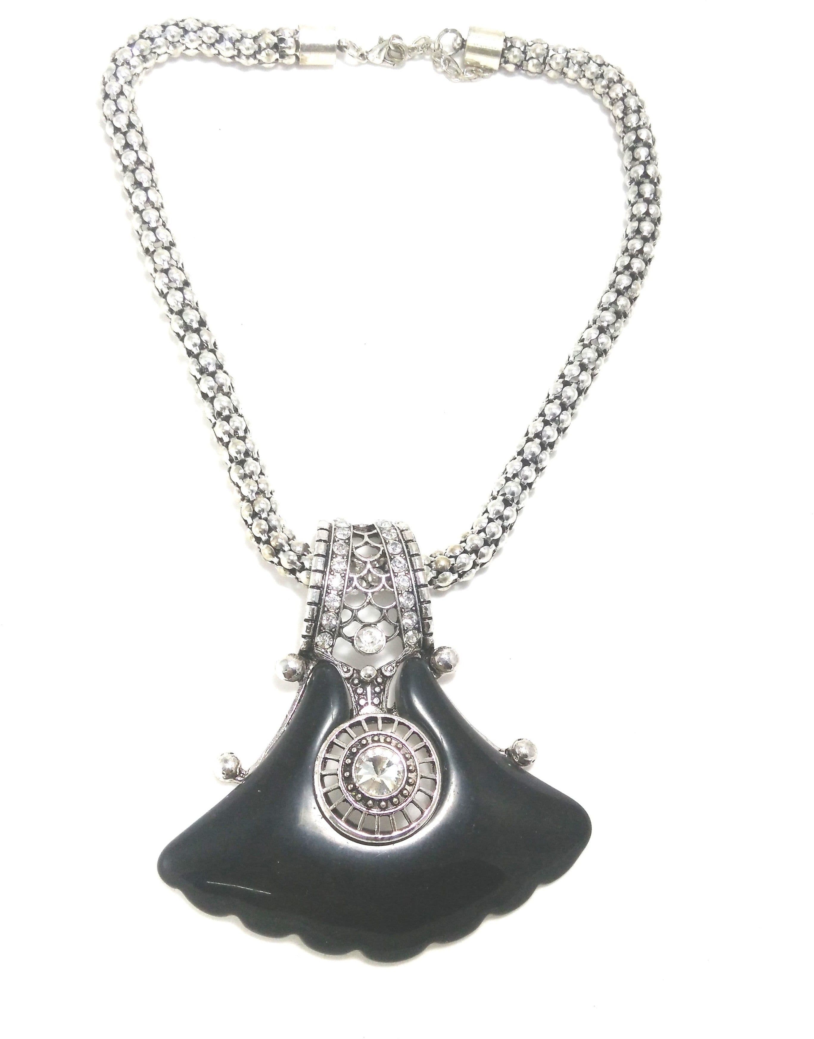 Fashion Pitaraa Metal Necklace